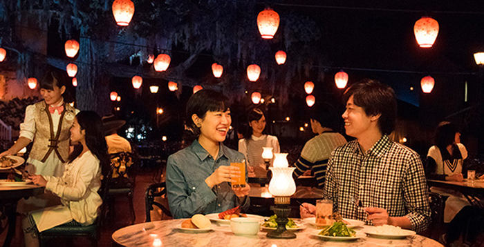 コース料理で雰囲気たっぷりのイメージ画像