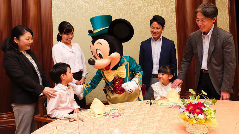 ディズニーの仲間がお祝いにくる宴会プランのイメージ