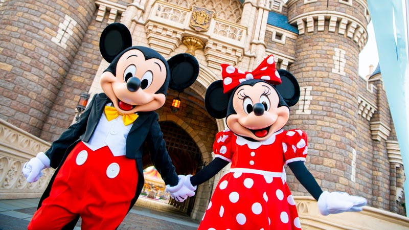 Enjoy attractions at Tokyo Disneyland to the fullest