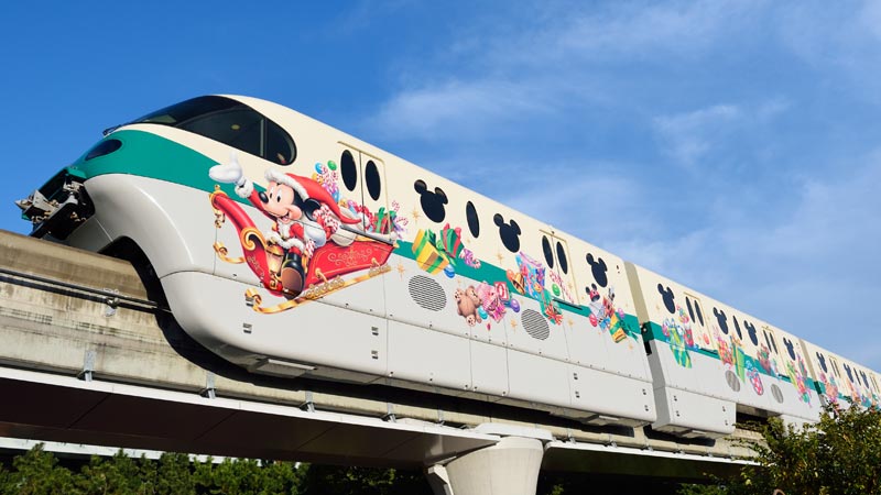 「迪士尼聖誕節彩繪列車」