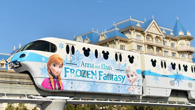 安娜与艾莎的冰雪梦幻彩绘列车