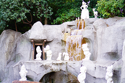 東京ディズニーランド,ファンタジーランド,白雪姫,七人のこびと
