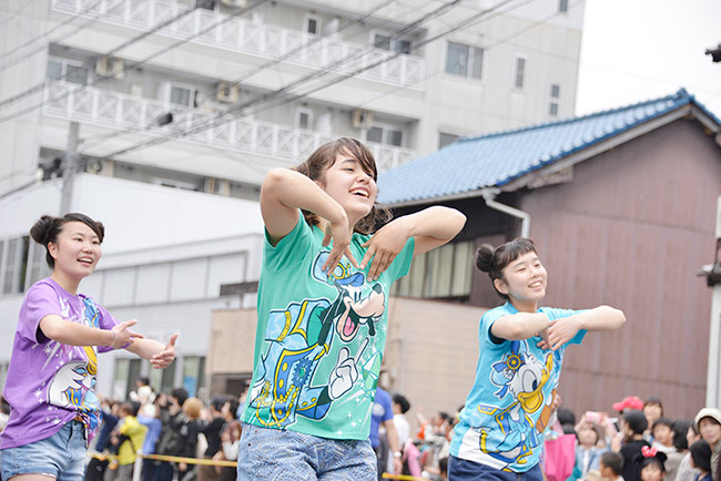 「東京ディズニーシー15周年スペシャルパレード“ザ・イヤー・オブ・ウィッシュ”」の「尾道みなと祭り」の様子３