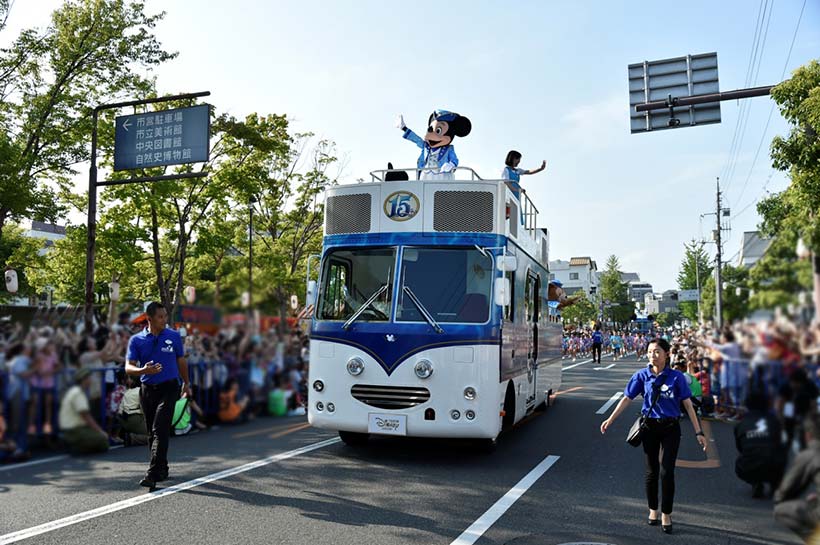 「東京ディズニーシー15周年スペシャルパレード “ザ・イヤー・オブ・ウィッシュ”」の様子２