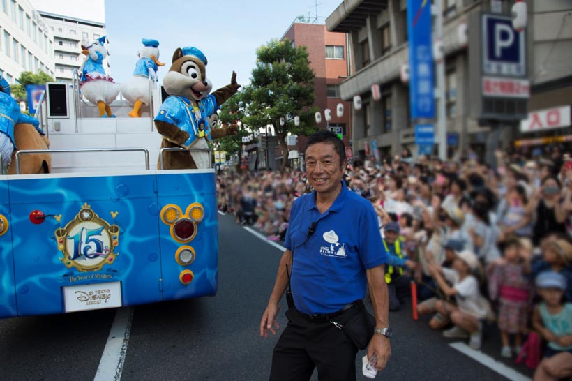 「東京ディズニーシー15周年スペシャルパレード “ザ・イヤー・オブ・ウィッシュ”」の総責任者のキャスト