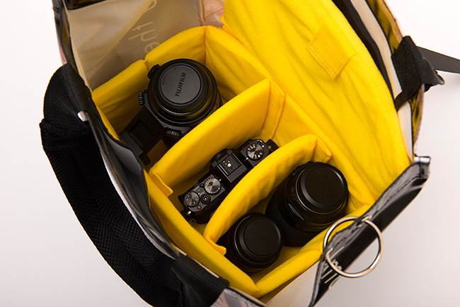 「イマジニング・ザ・マジック」のクッションボックス付きのトートバッグの画像３