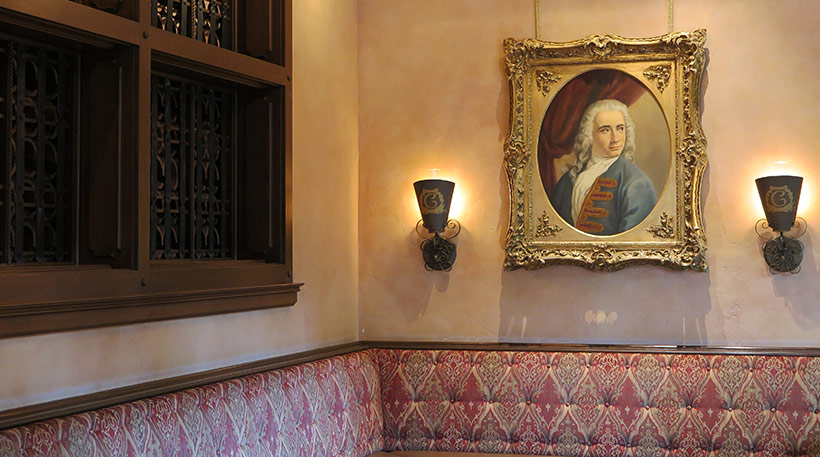 ウェイティングエリアに飾られたカナレットの肖像画の画像