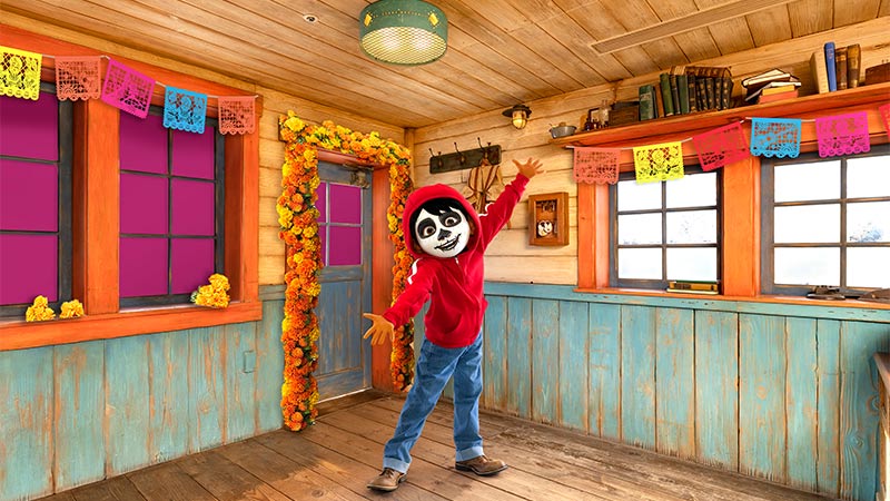 Character Greetings with Miguel