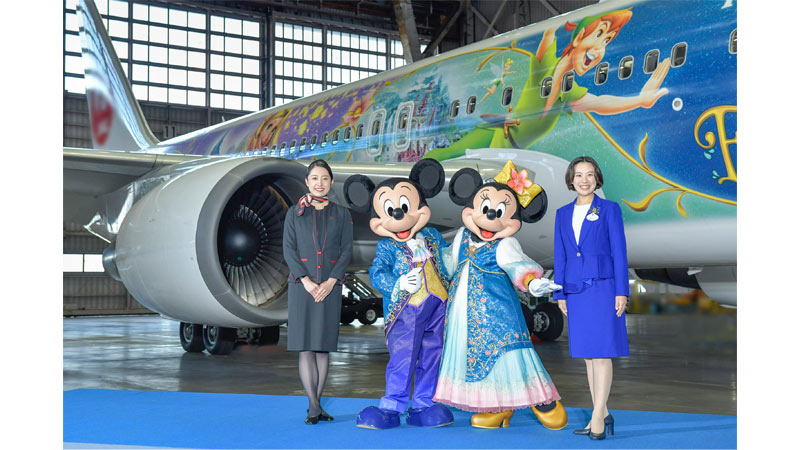 ファンタジースプリングスをテーマとした特別塗装機「JAL Fantastic Journey Express」